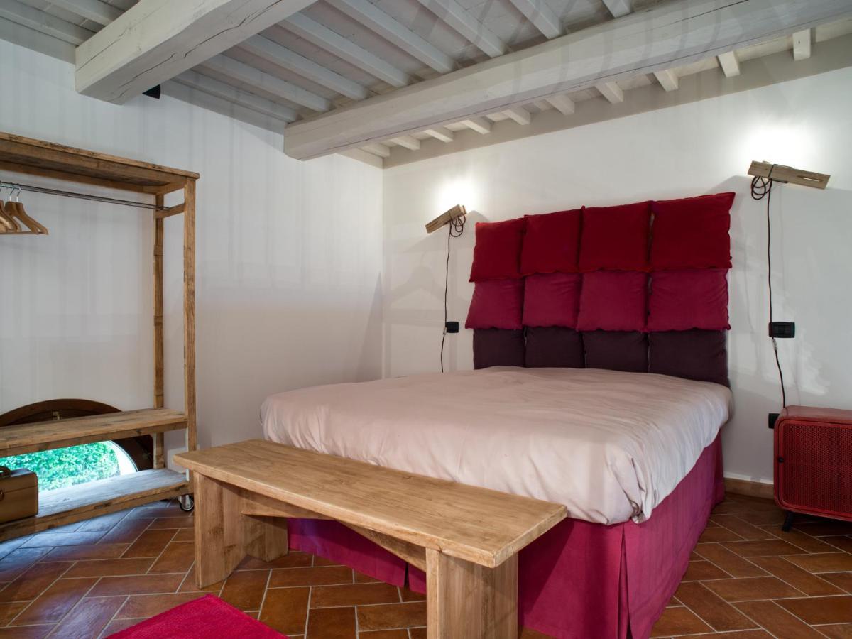 San Ruffino Apartments Lari Exterior foto